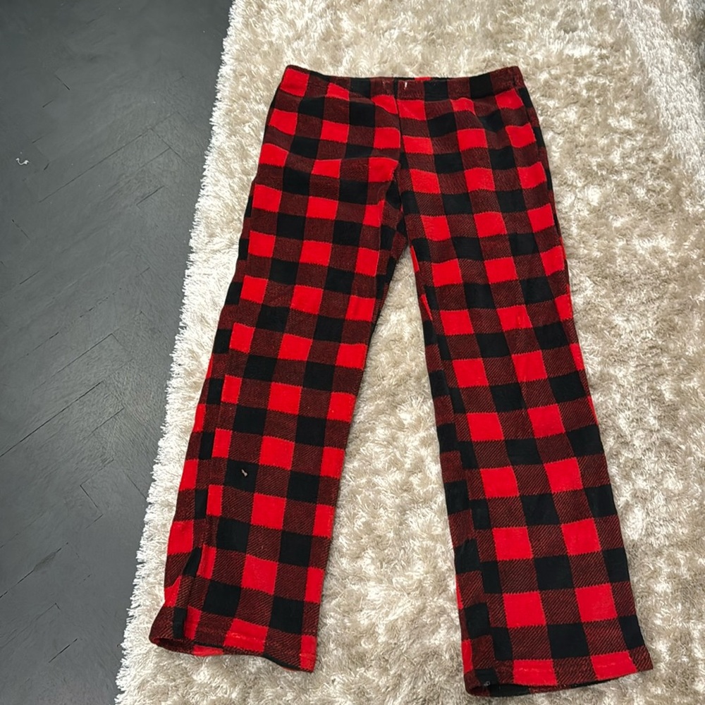 Totally pink pajama pants these are missing the drawstring